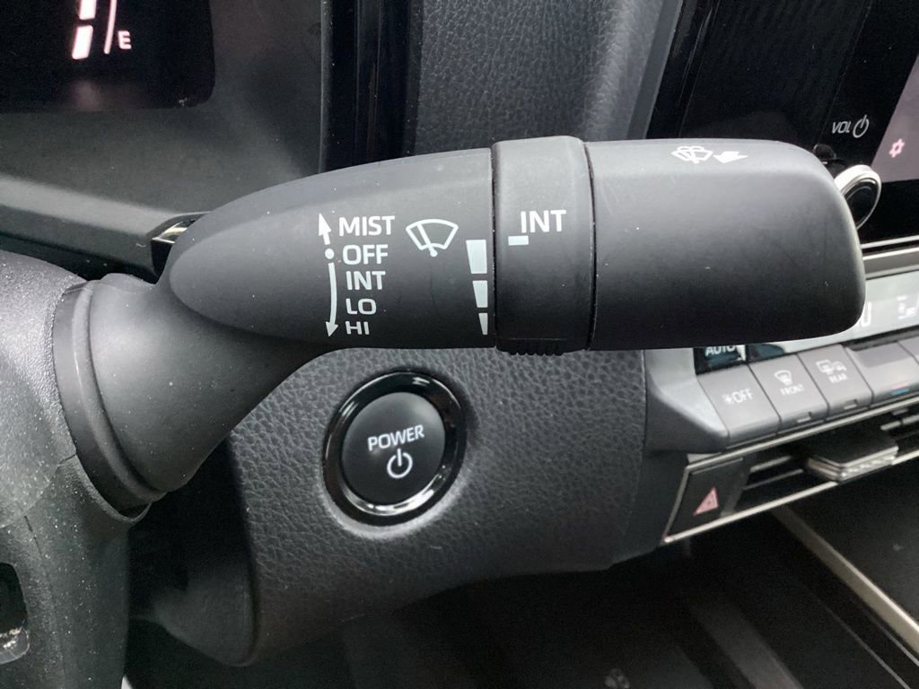 Used 2025 Toyota Camry SE FWD image 24