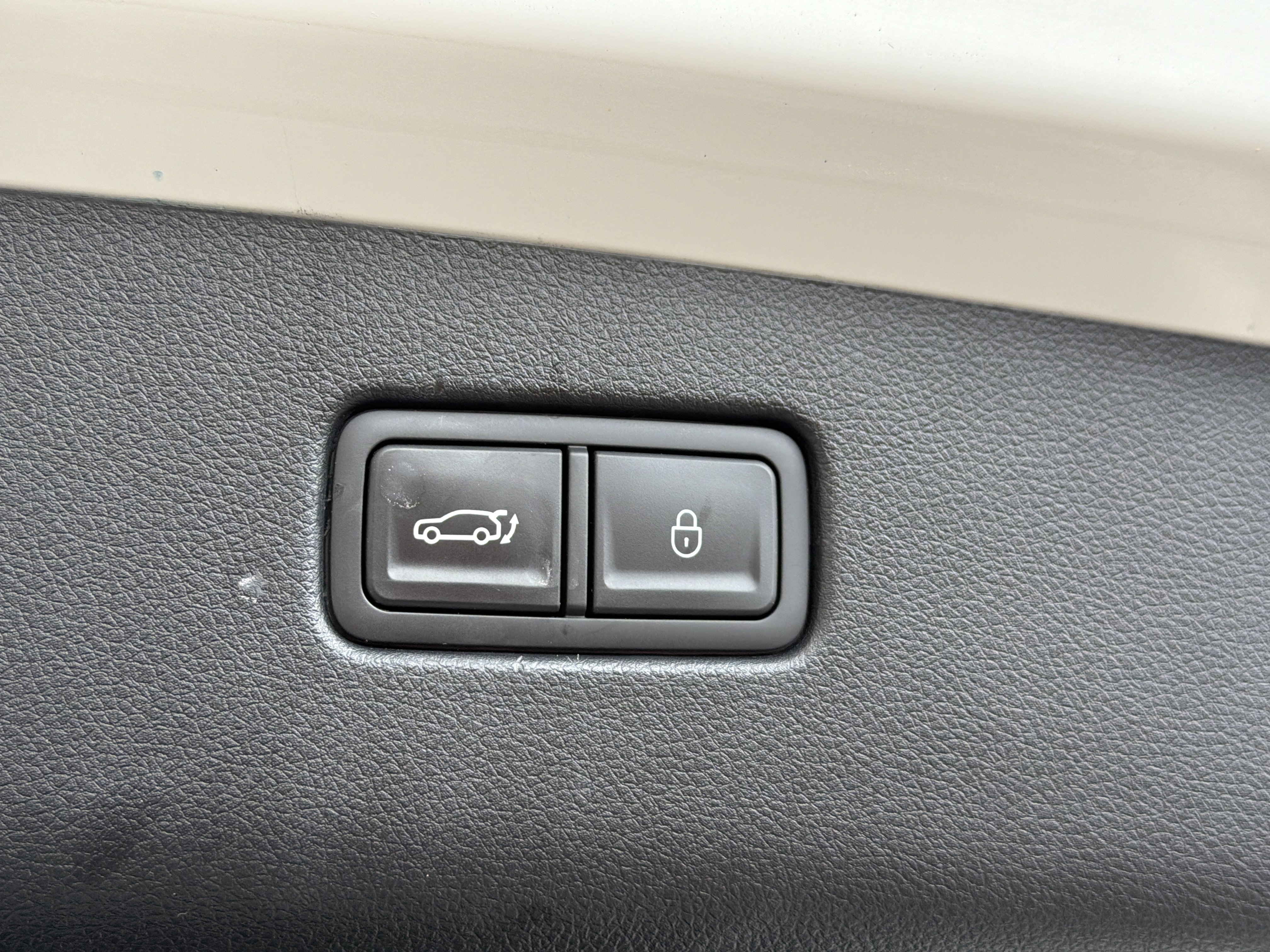 Used 2024 Genesis GV70 2.5T w/ Select Package AWD/4WD image 16