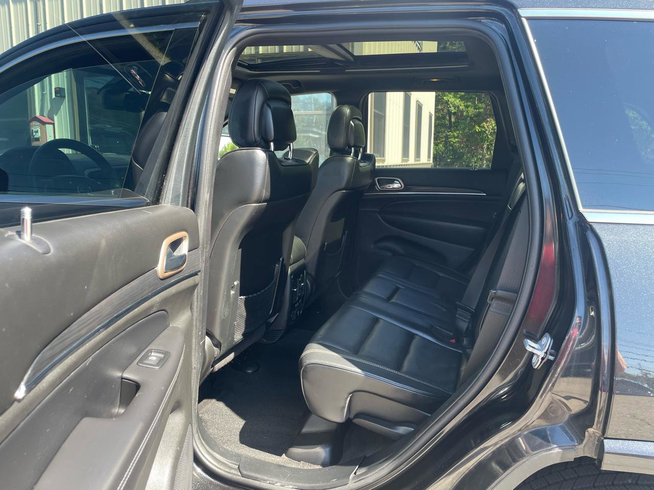 Used 2015 Jeep Grand Cherokee Overland image 9