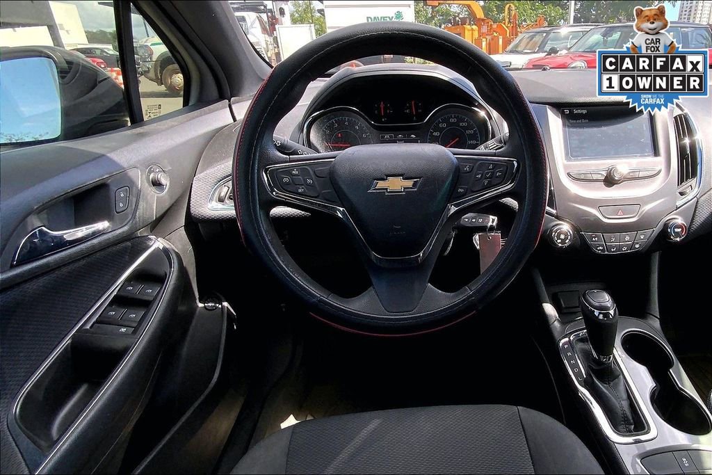 Used 2018 Chevrolet Cruze LT w/ Redline Edition image 5