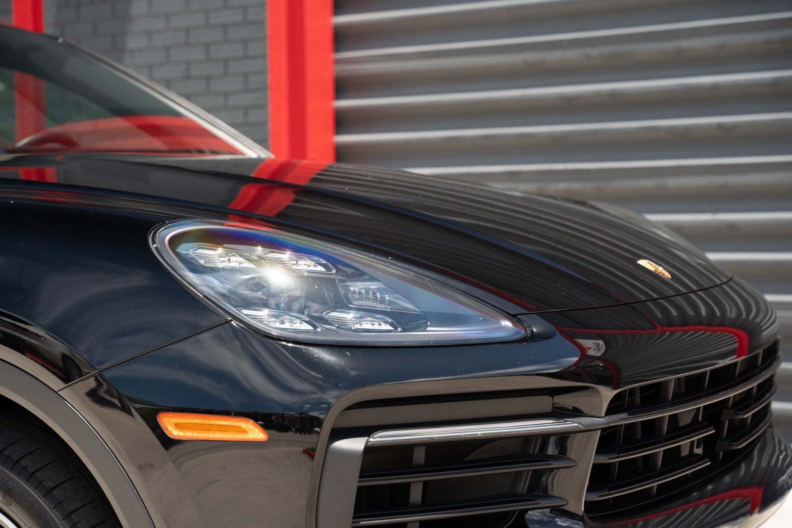 Used 2020 Porsche Cayenne AWD/4WD image 2