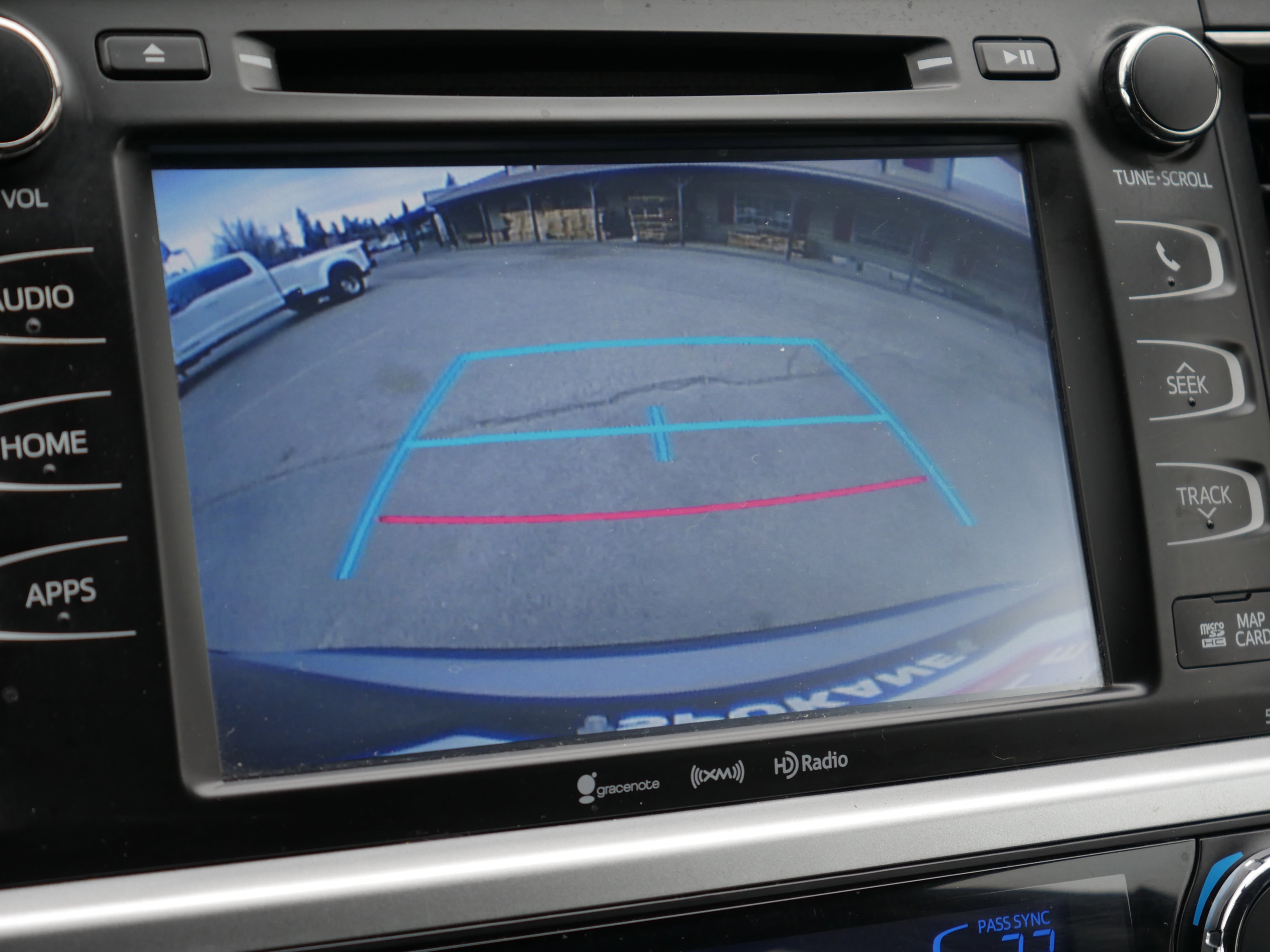 Used 2016 Toyota Highlander XLE image 13