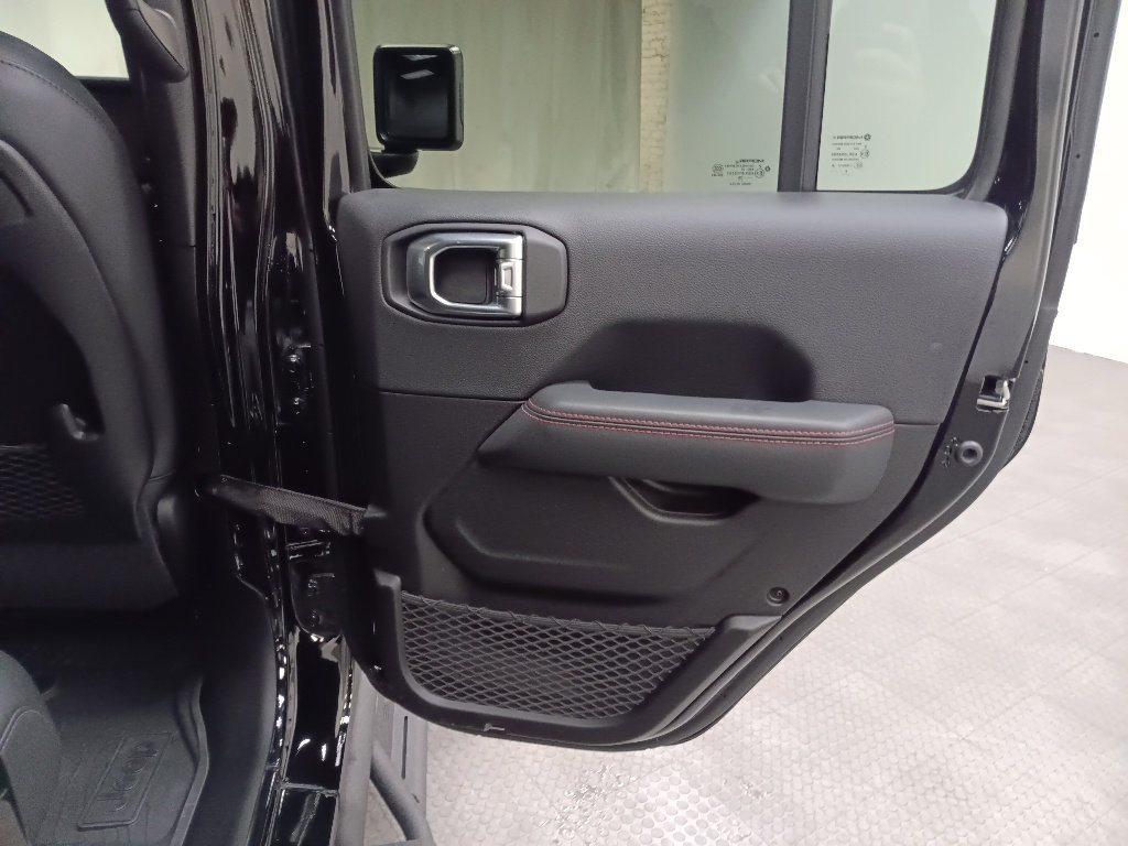 Used 2025 Jeep Wrangler Rubicon w/ Safety Group image 11