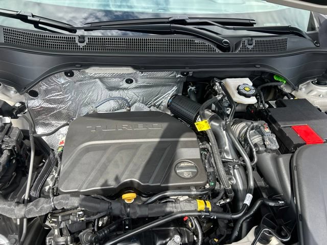 New 2026 Chevrolet Trax RS w/ Sunroof Package FWD image 32