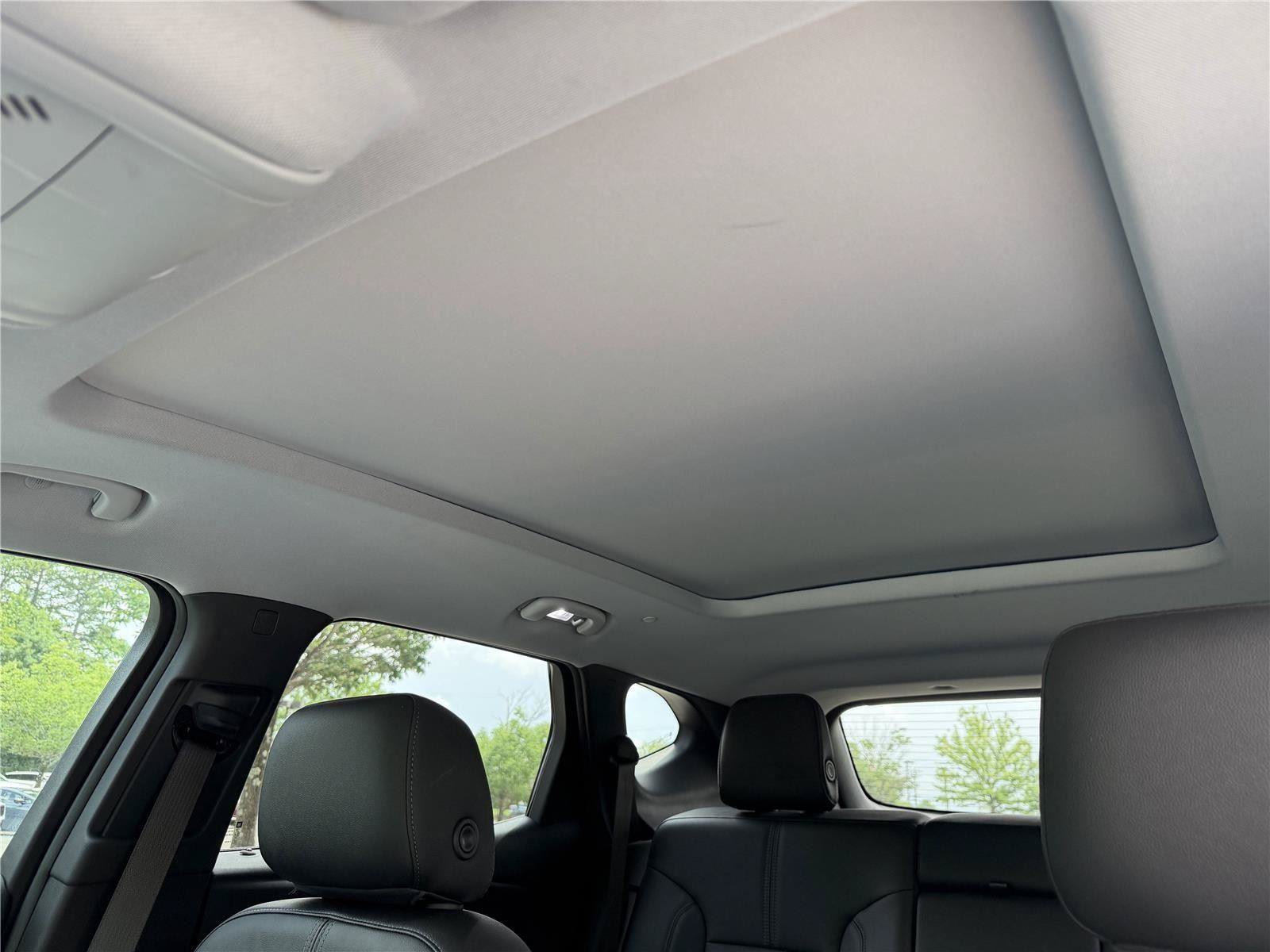 Used 2021 Chevrolet Blazer LT w/ Sound & Technology Package FWD image 12