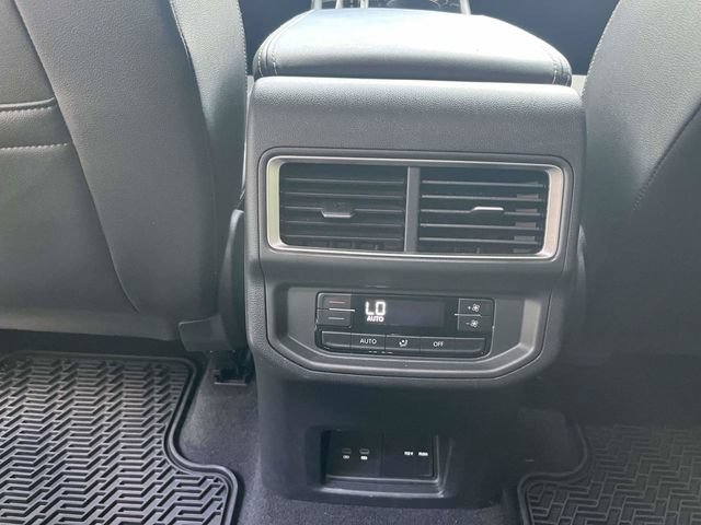 Used 2024 Volkswagen Atlas SE FWD image 15