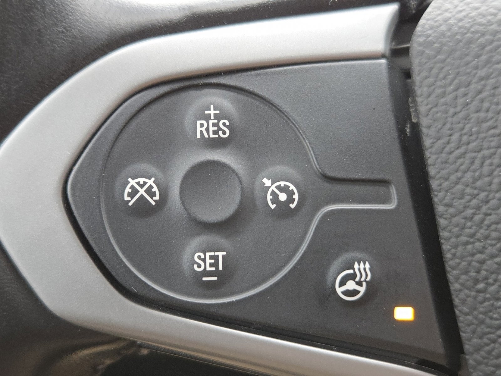 Used 2022 Chevrolet Colorado ZR2 image 34