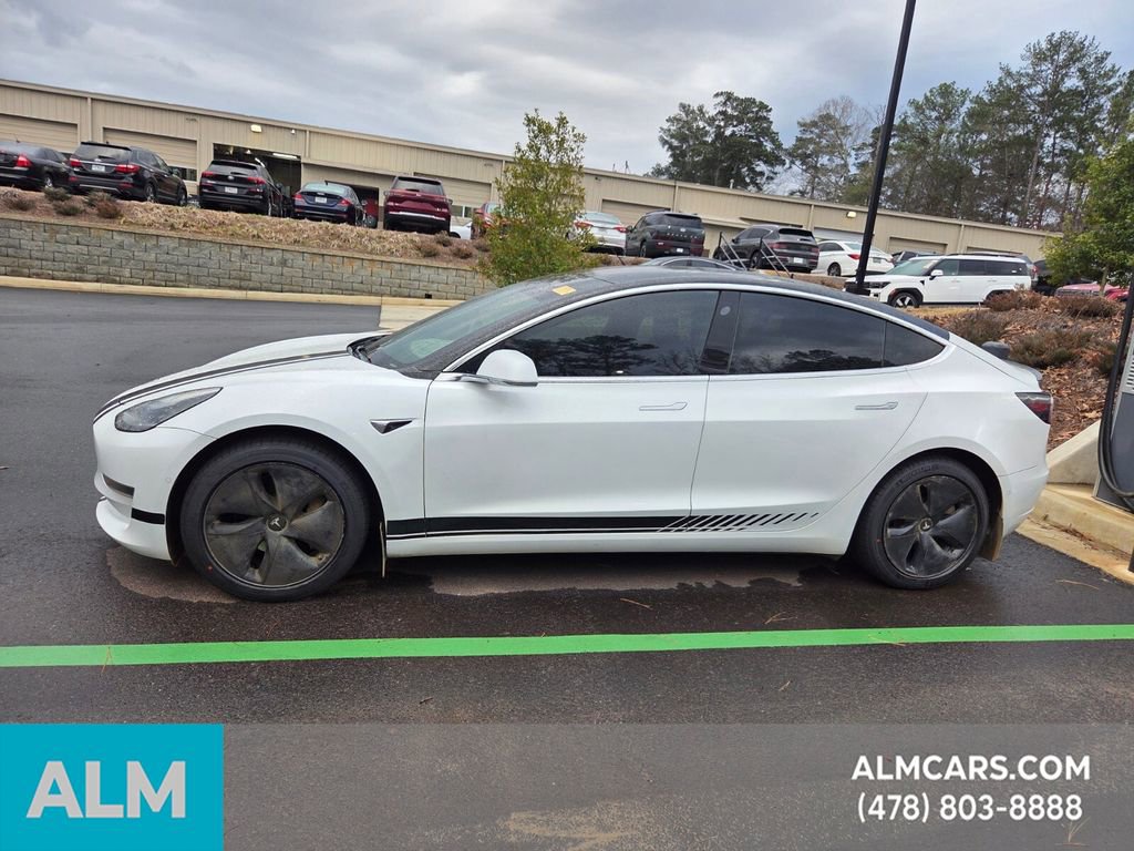 Used 2020 Tesla Model 3 Standard Range Plus image 2