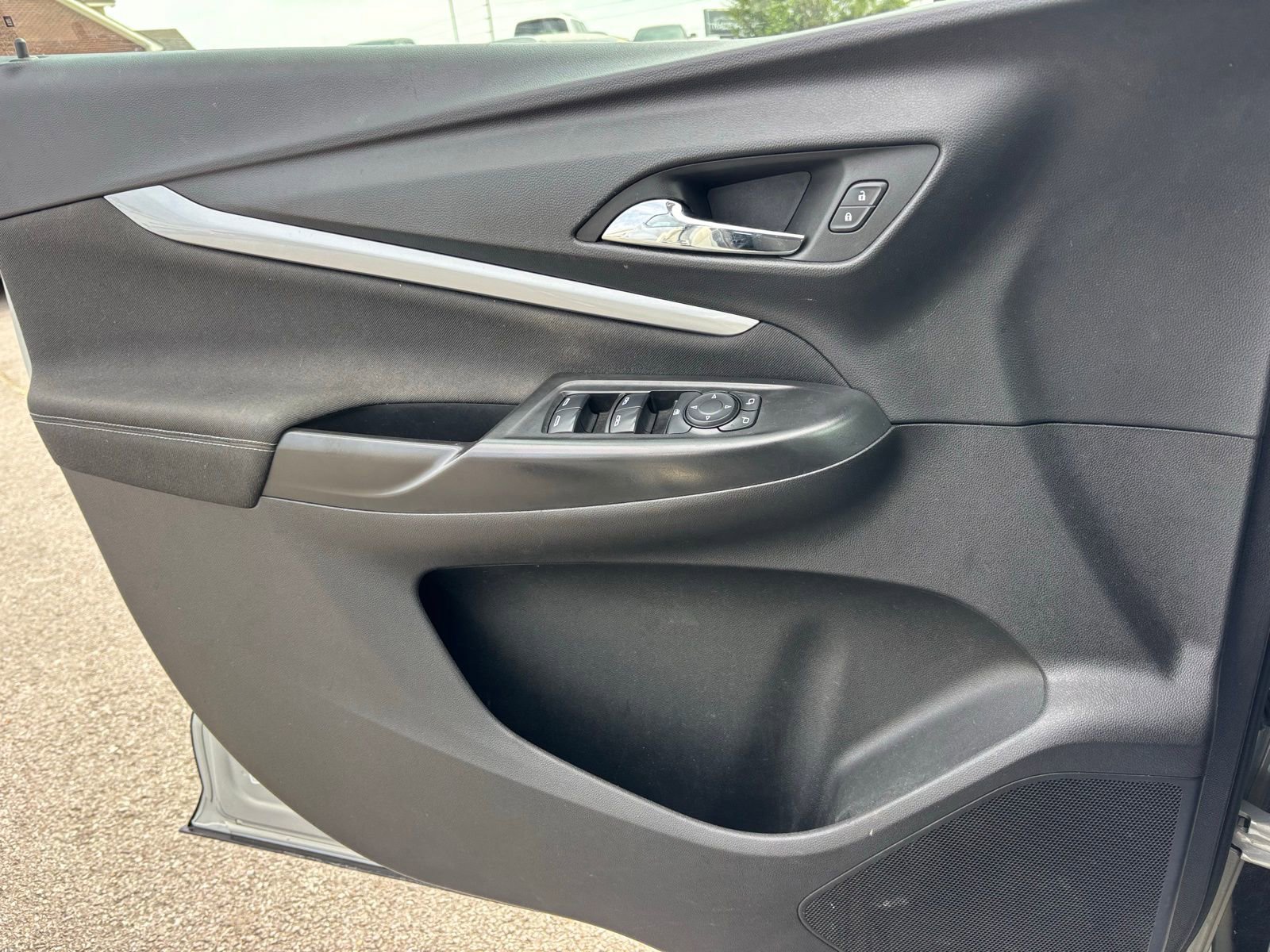 Used 2023 Chevrolet Bolt EUV LT FWD image 16