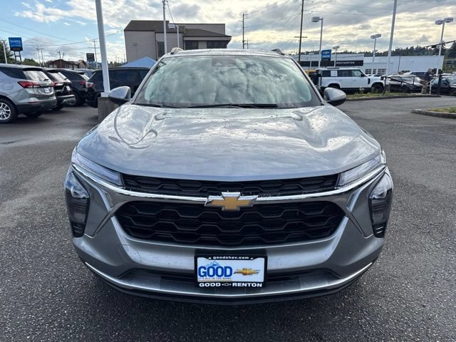 Used 2025 Chevrolet Trax LT w/ LT Convenience Package FWD image 8