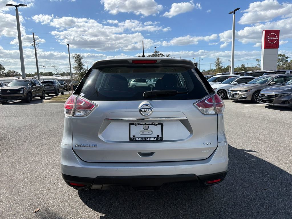 Used 2015 Nissan Rogue S image 6