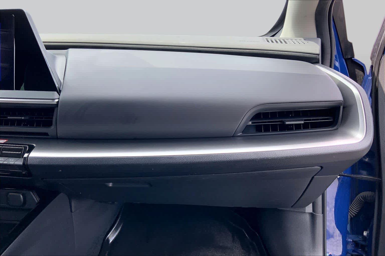 Used 2025 Toyota Prius LE FWD image 18
