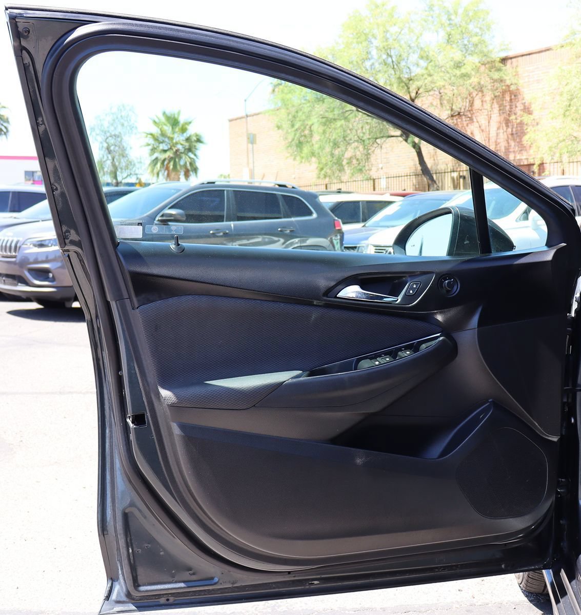 Used 2019 Chevrolet Cruze LT w/ Convenience Package FWD image 36