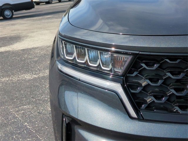 Used 2023 Kia Sorento S image 10