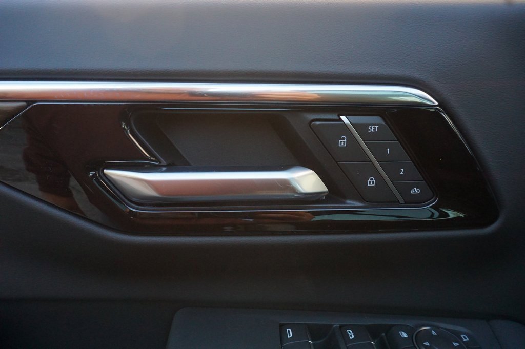 New 2026 Chevrolet Suburban High Country w/ Sun And Tow Package image 27