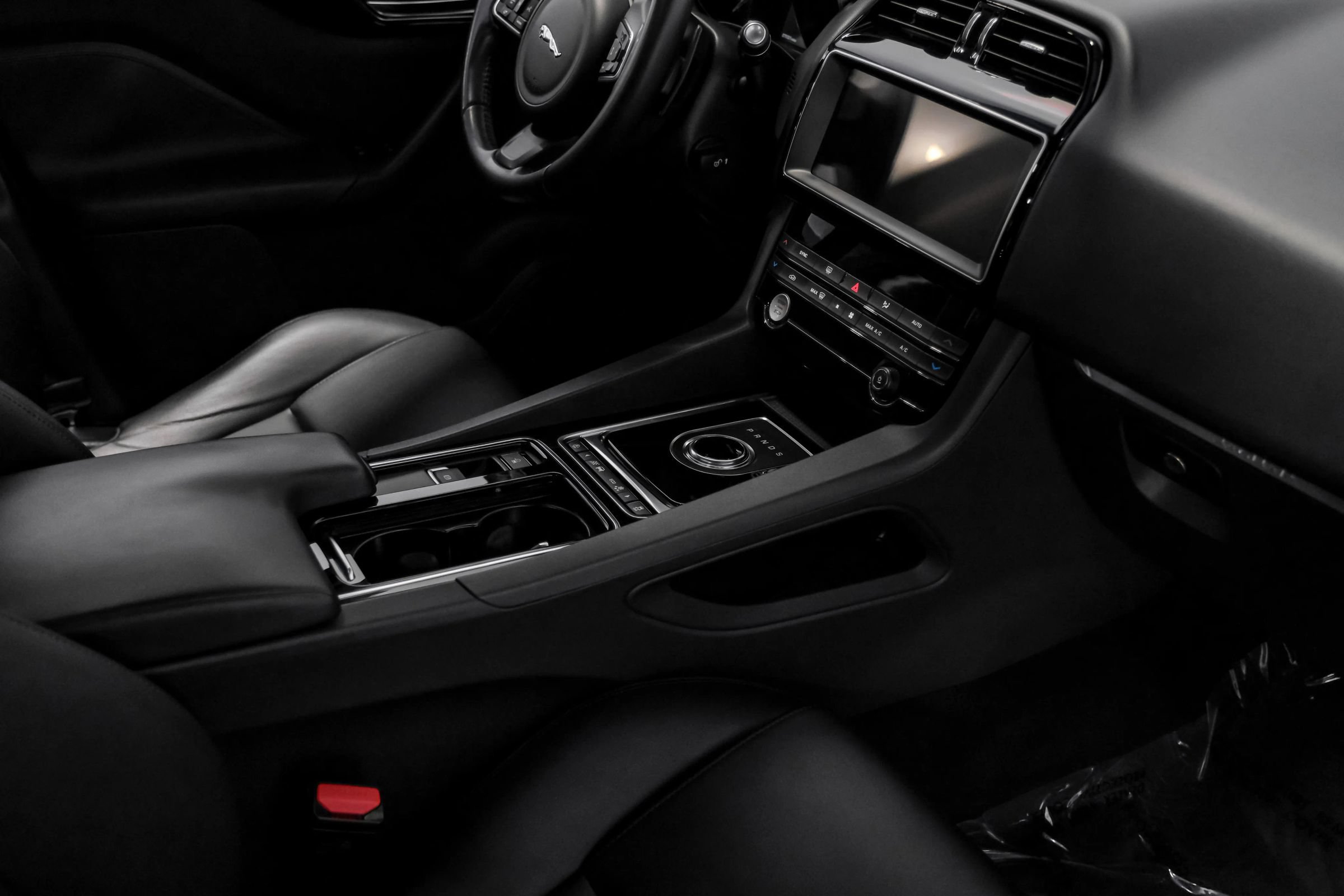Used 2019 Jaguar F-PACE Premium AWD/4WD image 19