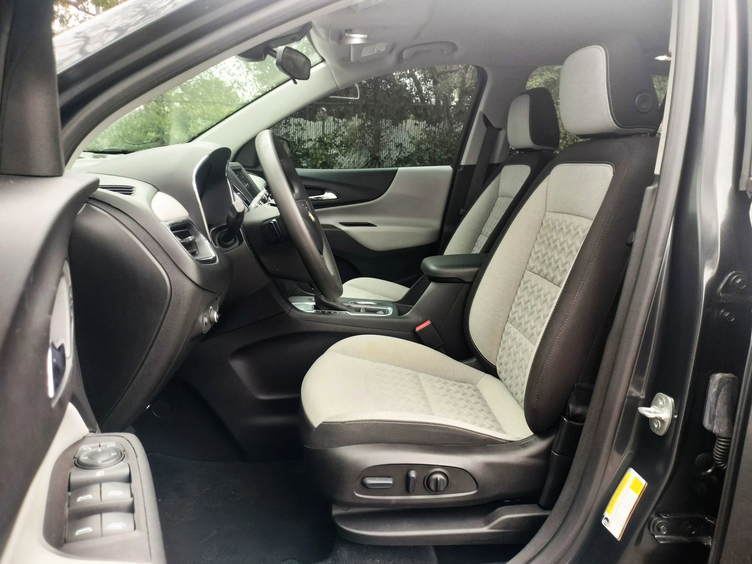 Used 2022 Chevrolet Equinox LS FWD image 14