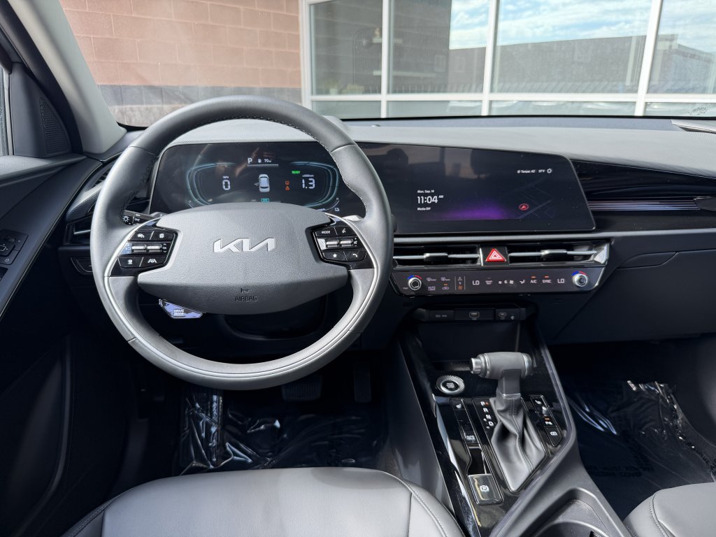 Used 2024 Kia Niro EX FWD image 16