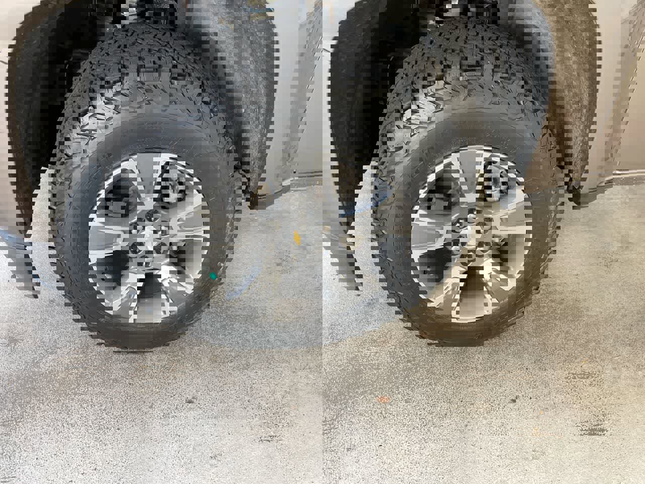 Used 2016 Chevrolet Colorado Z71 AWD/4WD image 10