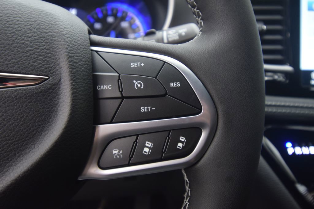 New 2025 Chrysler Pacifica Select image 21