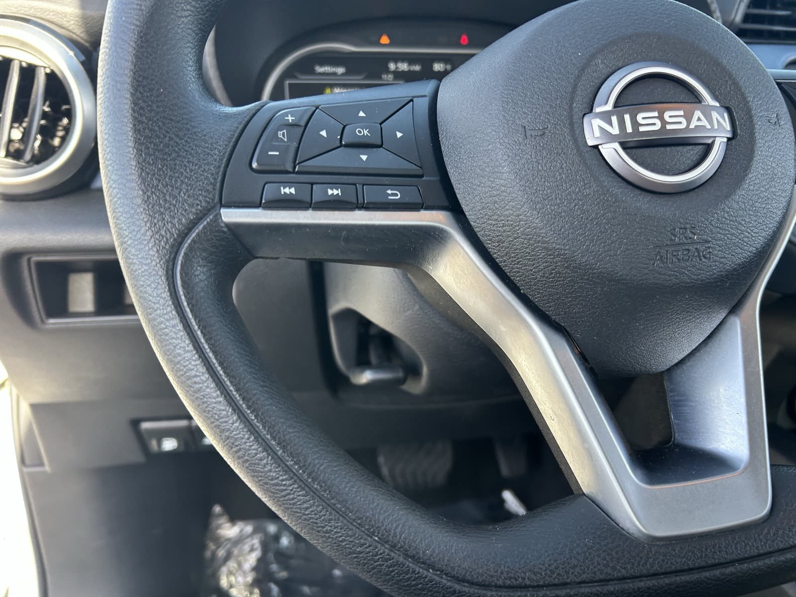 Used 2025 Nissan Versa SV FWD image 27