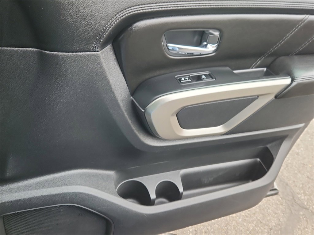 Used 2015 Nissan Armada 4WD image 17