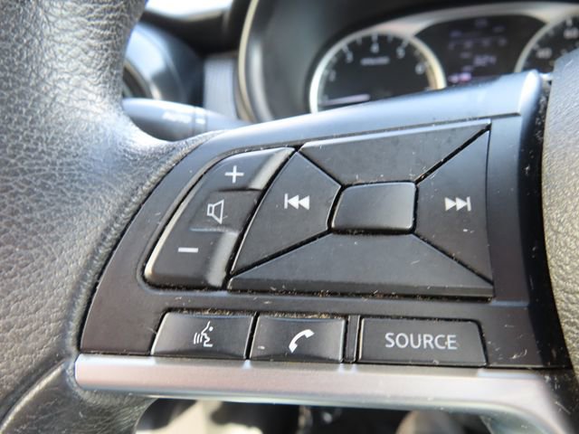 Used 2020 Nissan Kicks S FWD image 20