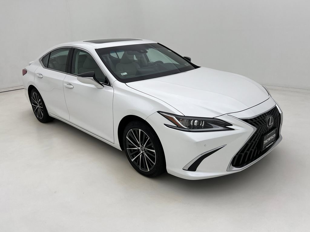 Used 2025 Lexus ES 300h w/ Premium Package image 2