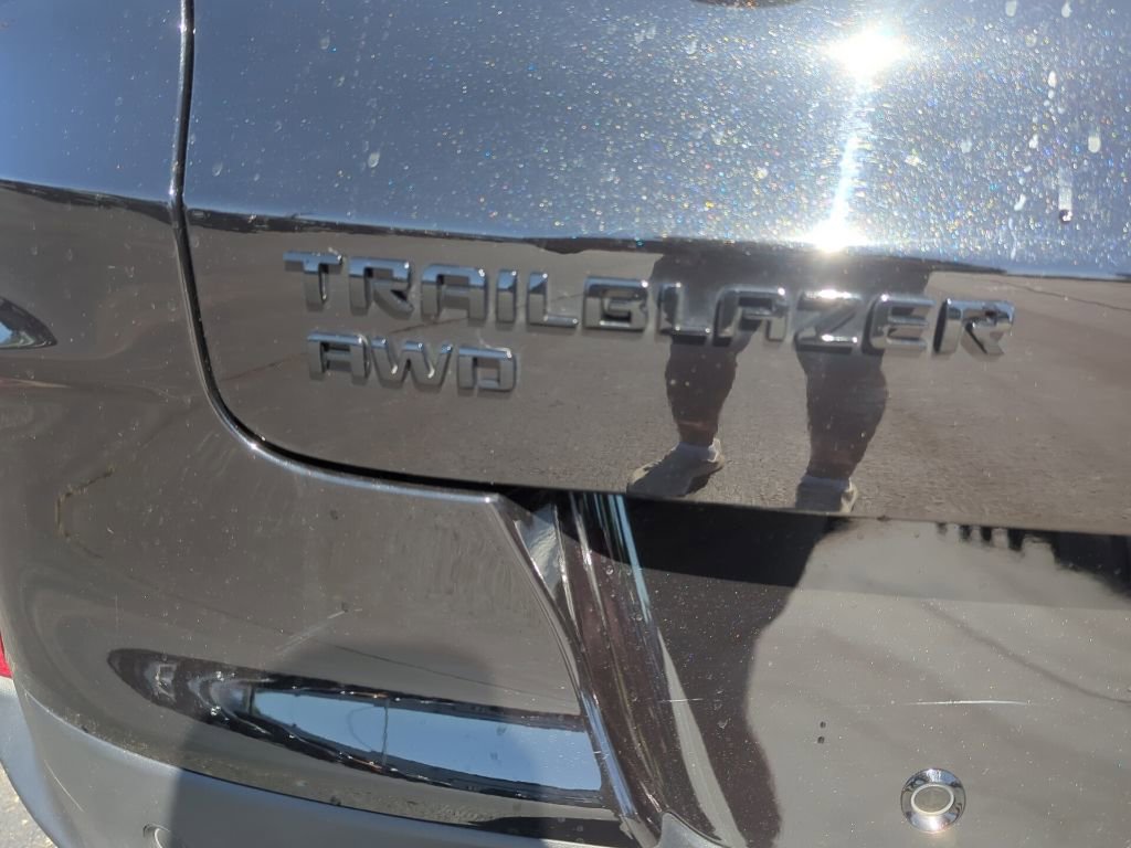 Certified 2022 Chevrolet TrailBlazer RS w/ Technology Package AWD/4WD image 9