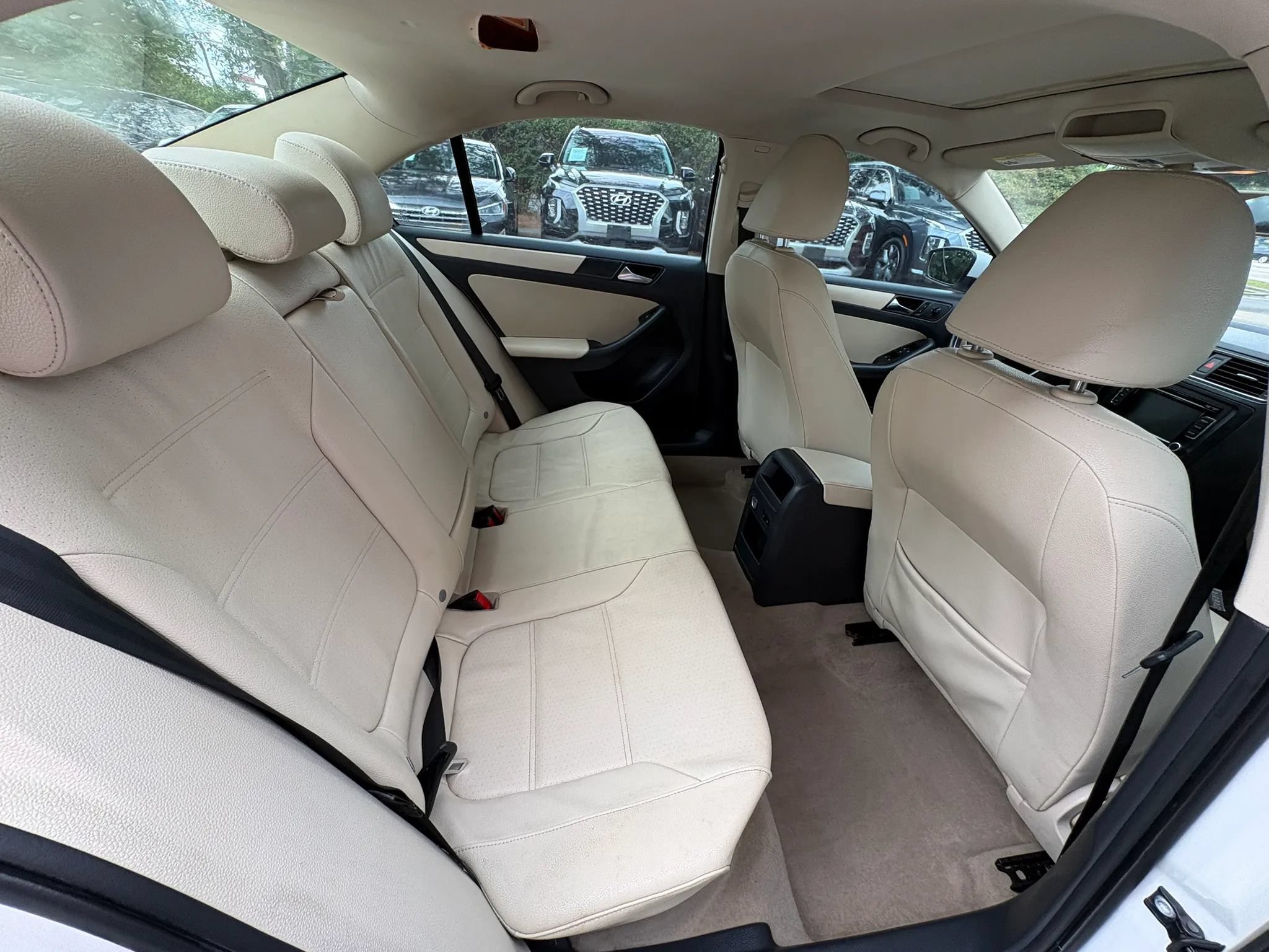 Used 2011 Volkswagen Jetta SE FWD image 13