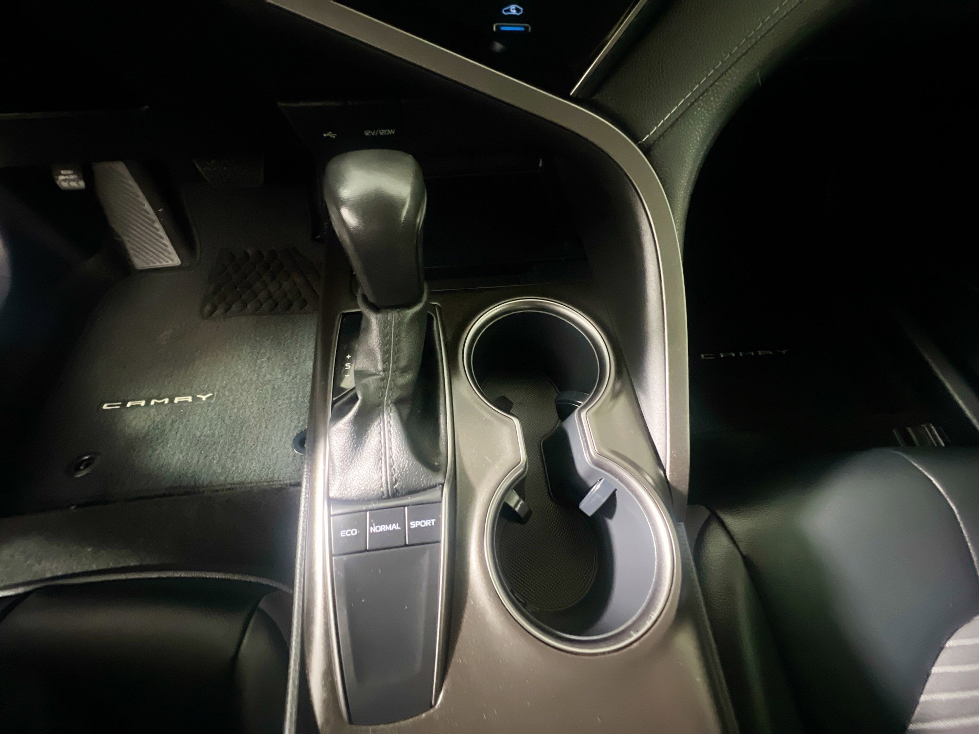 Used 2022 Toyota Camry SE image 26