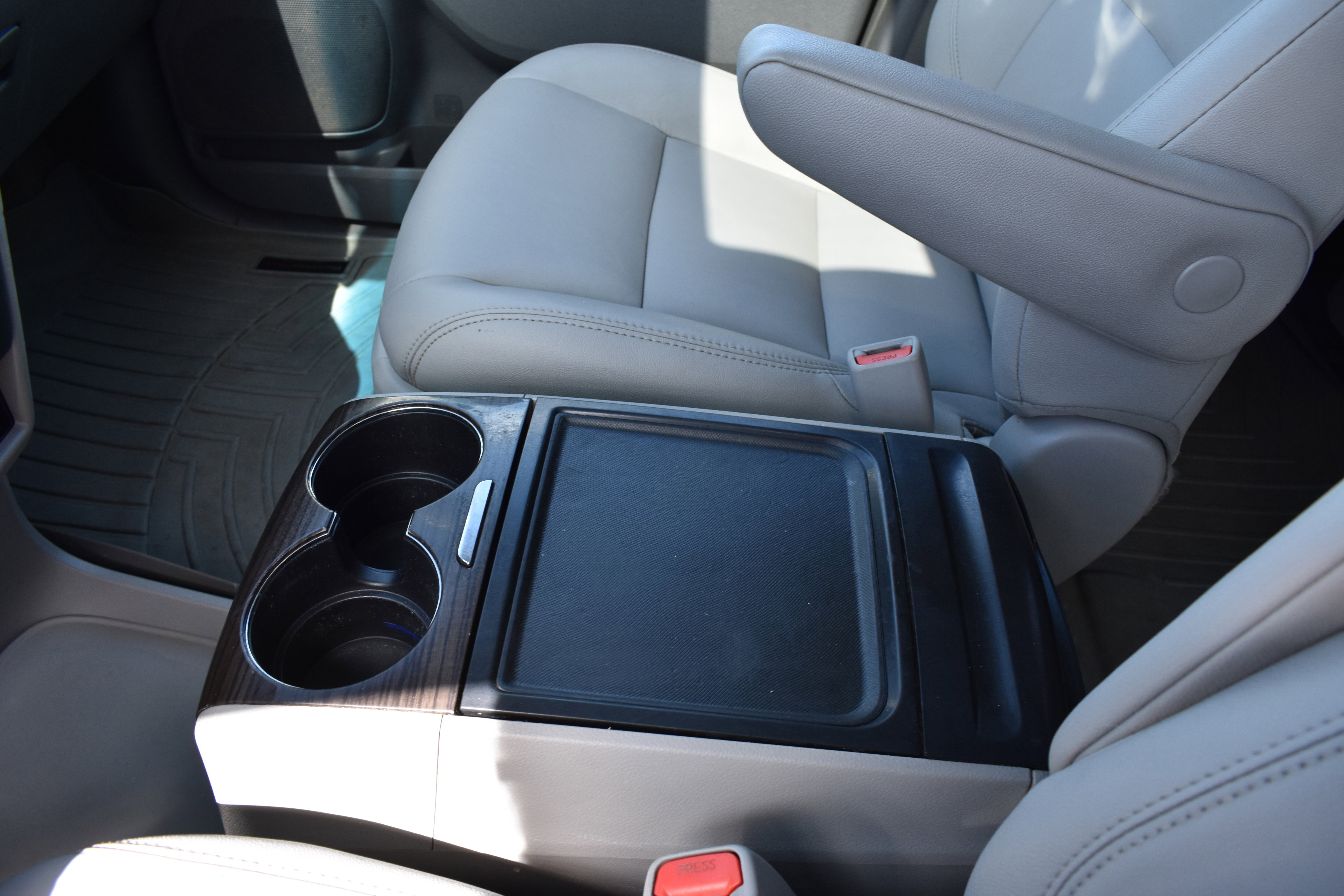 Used 2017 Toyota Sienna L image 24