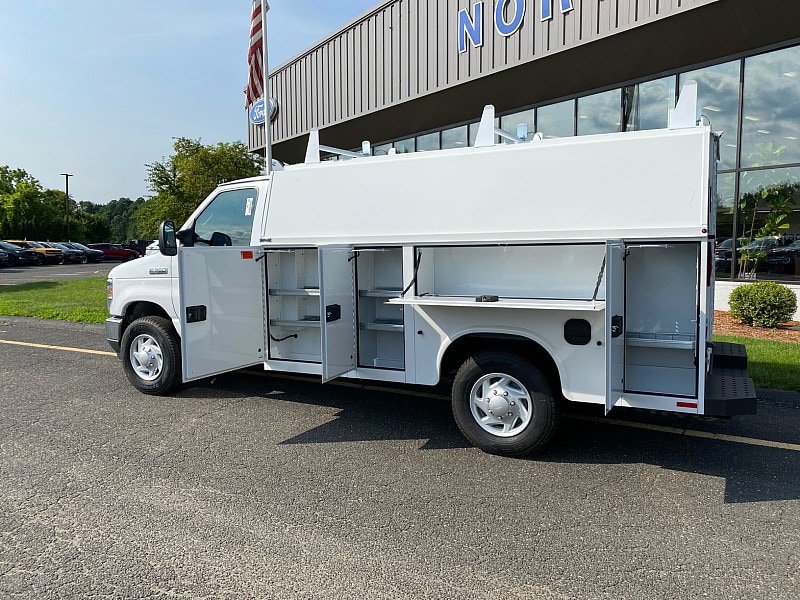 New 2026 Ford E-350 and Econoline 350 Super Duty w/ Power Equipment Group RWD image 5