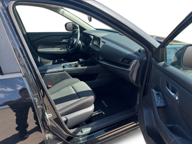 Used 2024 Nissan Rogue SV FWD image 15