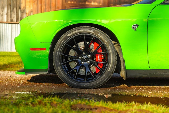 Used 2017 Dodge Challenger SRT Hellcat image 4