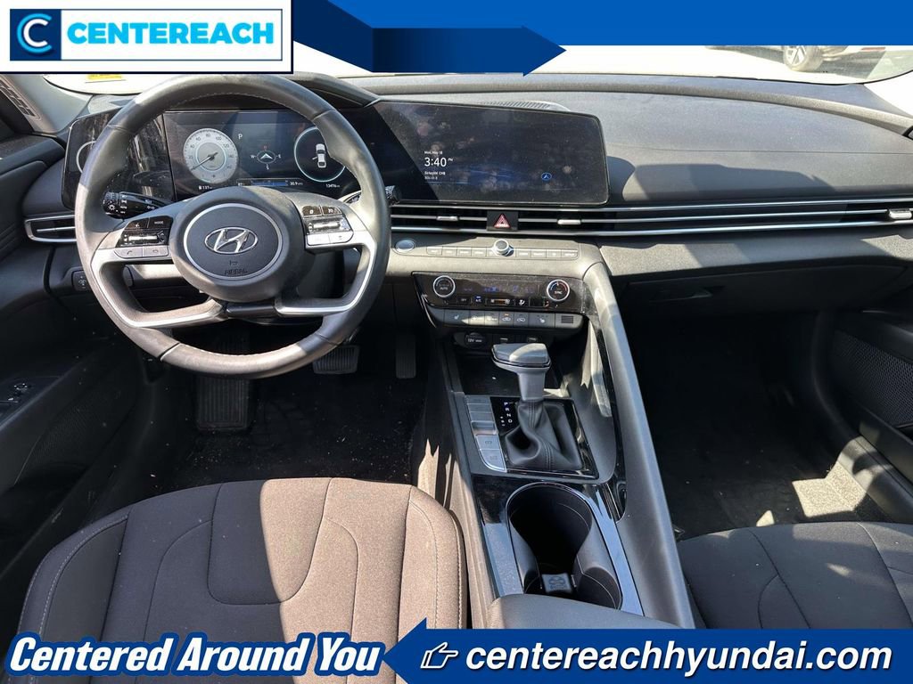 Used 2023 Hyundai Elantra SEL w/ Convenience Package FWD image 10