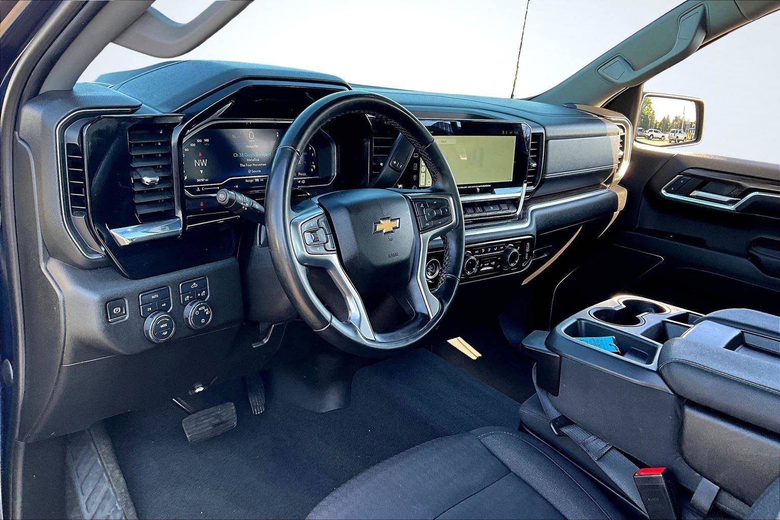 Used 2023 Chevrolet Silverado 1500 LT image 14