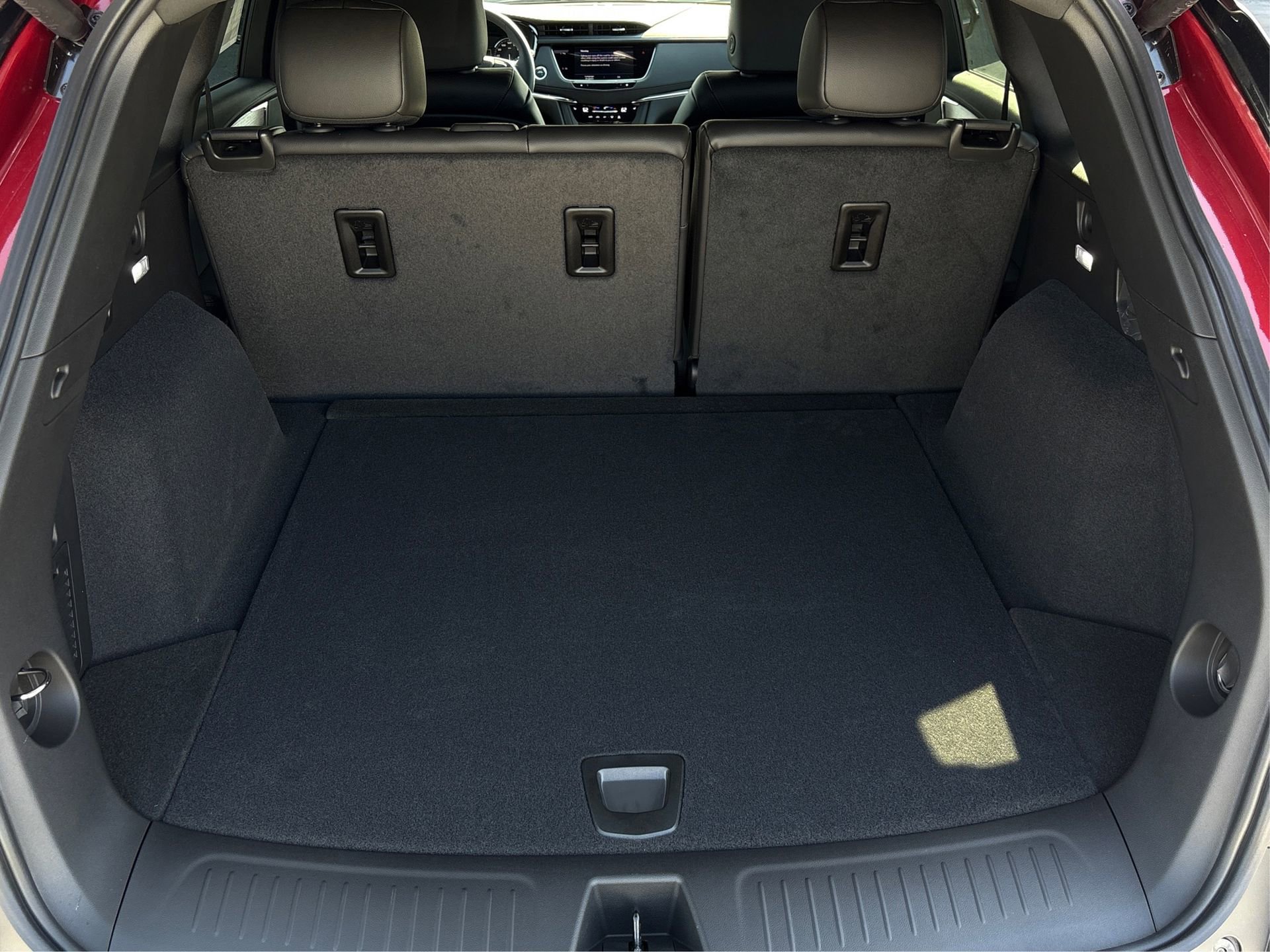 New 2025 Cadillac XT5 Luxury image 11