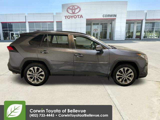 Used 2020 Toyota RAV4 XLE Premium image 9