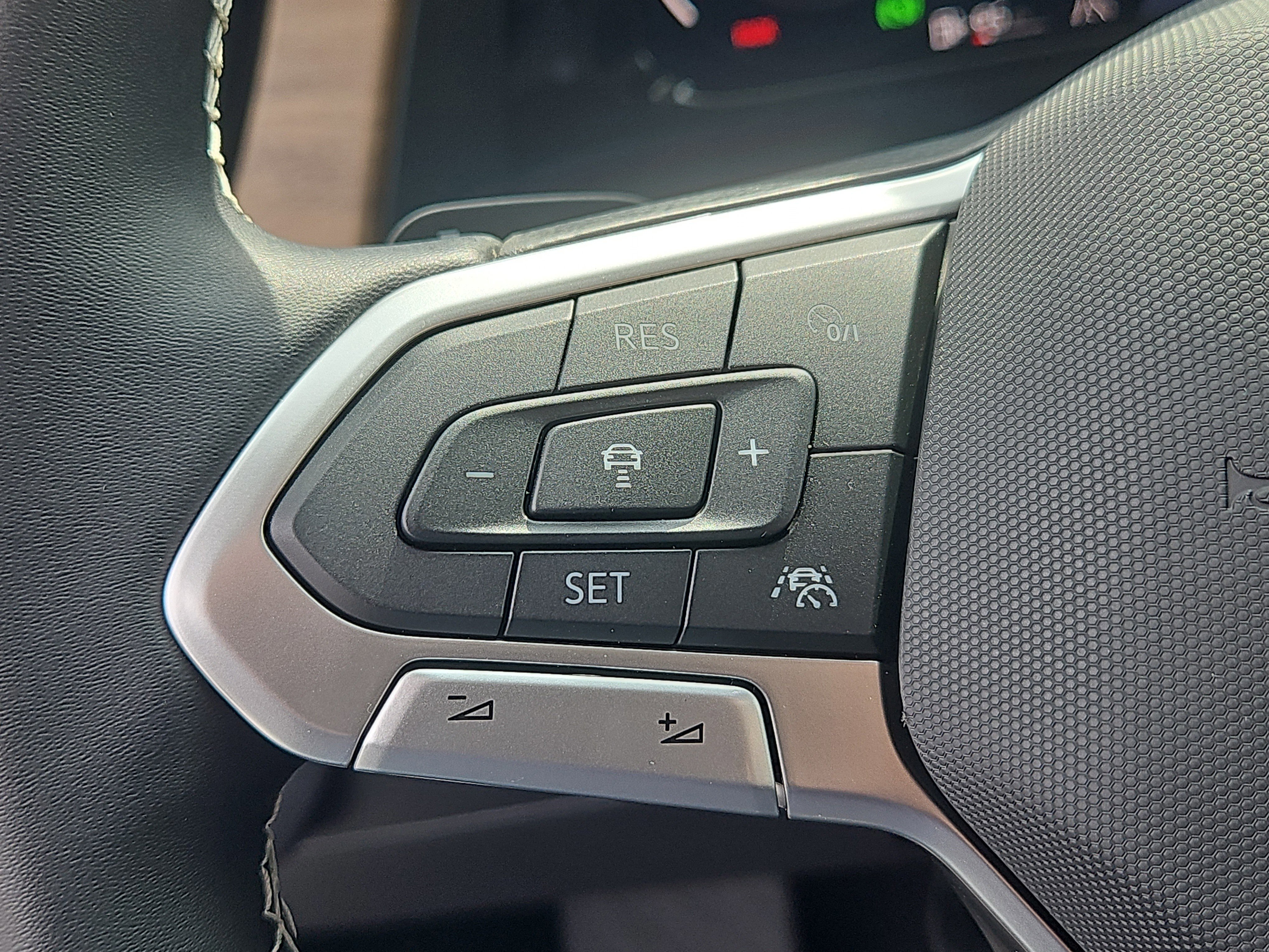 New 2026 Volkswagen Atlas SE image 14