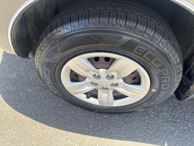 Used 2009 Hyundai Santa Fe GLS FWD image 6