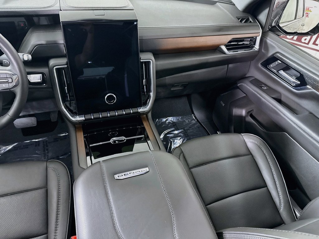 Used 2026 GMC Yukon Denali w/ Sun & Power Step Package AWD/4WD image 28