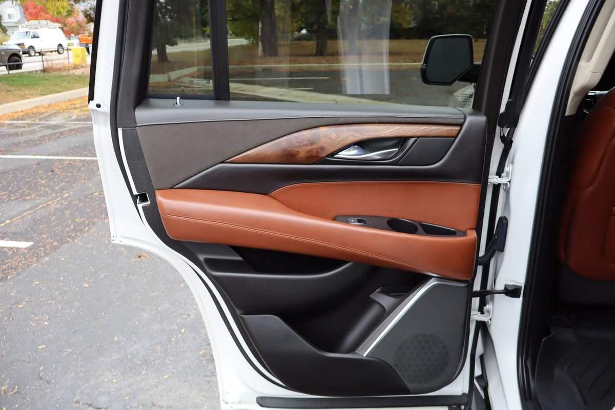 Used 2016 Cadillac Escalade Premium AWD/4WD image 26