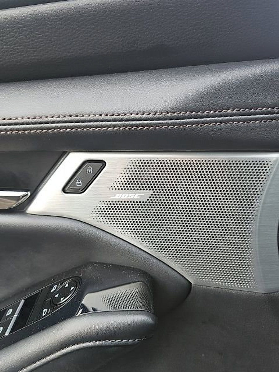 Used 2024 MAZDA MAZDA3 Hatchback w/Premium Plus Pkg image 11