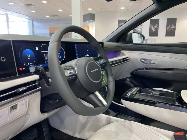 New 2025 Hyundai Tucson Limited image 13