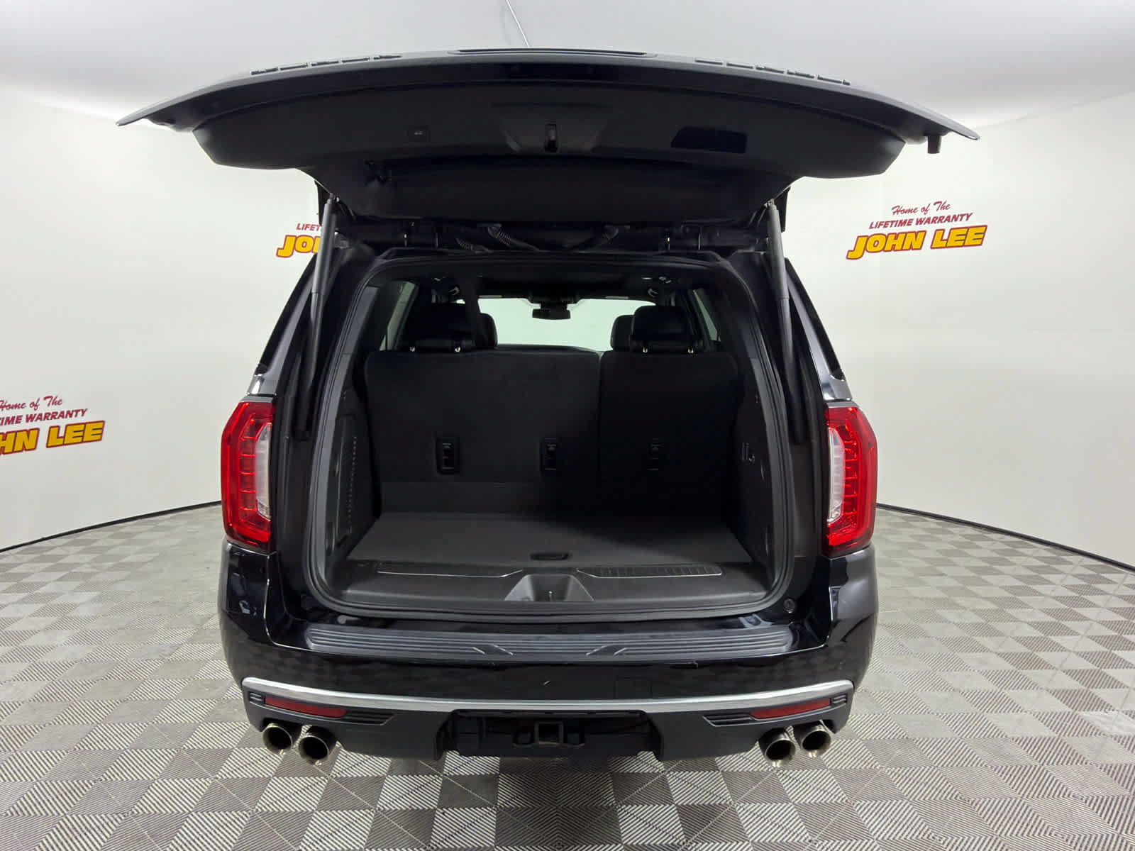 Used 2023 GMC Yukon Denali AWD/4WD image 5