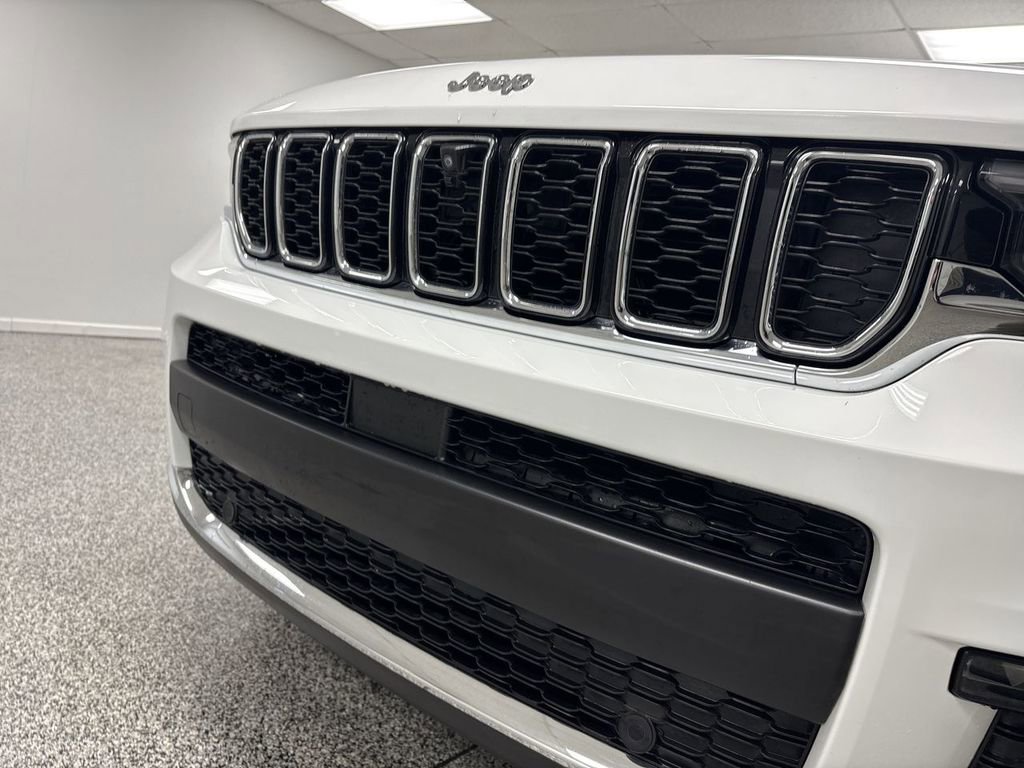 Used 2023 Jeep Grand Cherokee L Limited w/ Luxury Tech Group II image 20