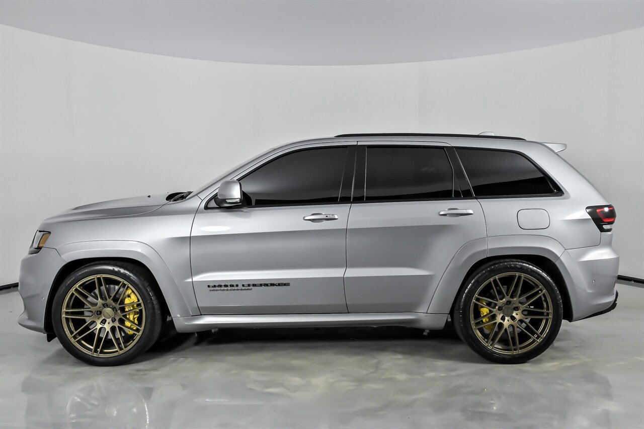 Used 2021 Jeep Grand Cherokee Trackhawk AWD/4WD image 8