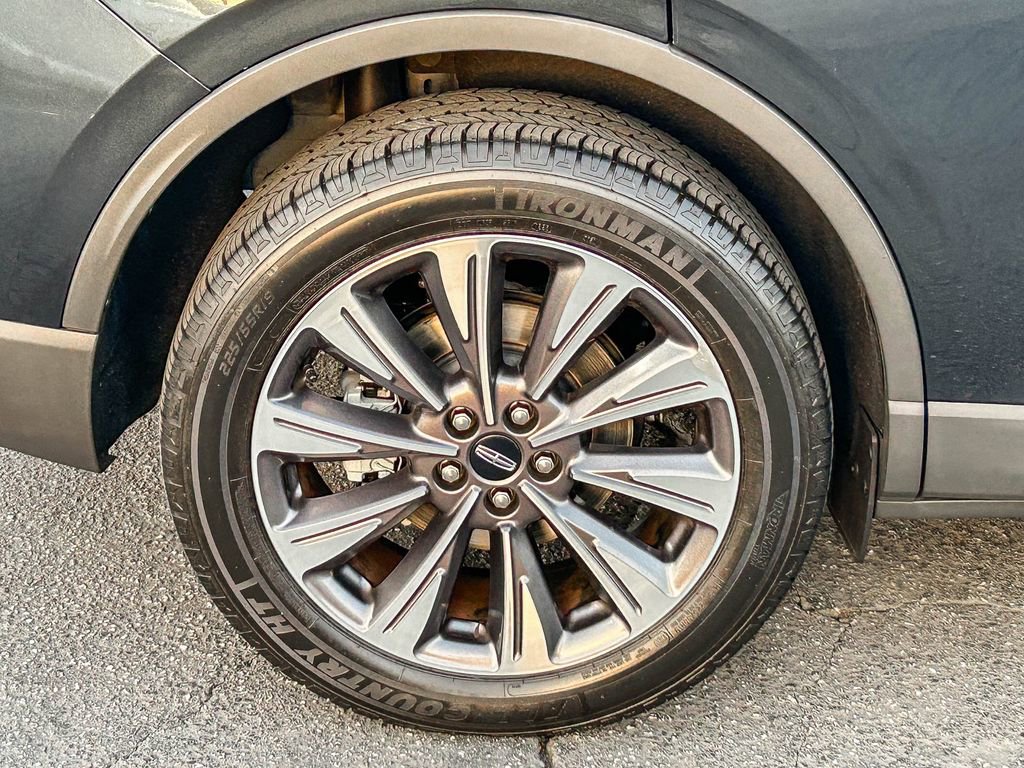 Used 2020 Lincoln Corsair Reserve FWD image 13