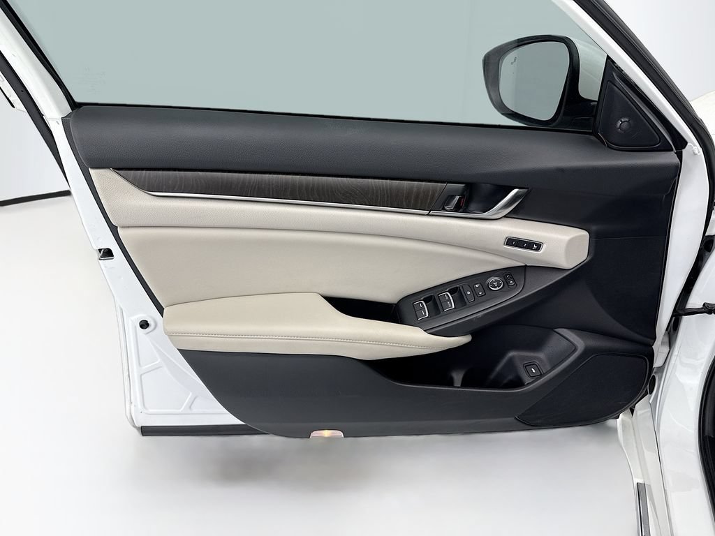 Used 2022 Honda Accord EX-L image 22